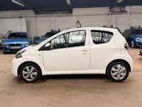 Used Toyota Aygo 68 HP (50 kW) 2012 White Hatchback