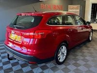 Used Ford Focus Zetec 125 HP (91 kW) 2016 Red Estate