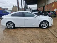 Used Vauxhall Insignia SRi 2011 White Hatchback
