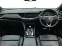 Used Vauxhall Insignia SRi 170 HP (125 kW) 2019 White Hatchback
