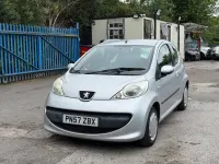 Gebraucht Peugeot 107 68 PS (50 kW) 2007 Silber Kleinwagen