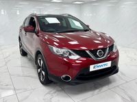 Used Nissan Qashqai N-Vision 115 HP (84 kW) 2017 Red SUV