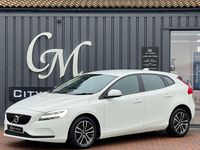 Used Volvo V40 Momentum 122 HP (89 kW) 2018 White Hatchback