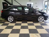 Used Vauxhall Astra SRi 150 HP (110 kW) 2017 Black Estate