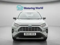 Second-hand Toyota RAV4 Hybrid 218 CP (160 kW) 2023 Verde SUV