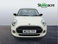 Usado Mini Cooper Classic 134 HP (98 kW) 2020 Branco Citadino