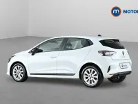Used Renault Clio Evolution 90 HP (66 kW) 2024 White Hatchback