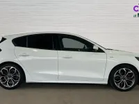 Used Ford Focus ST-Line X 125 HP (91 kW) 2024 White Hatchback