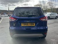 Usado Ford Kuga Titanium 150 CV (110 kW) 2016 Azul SUV