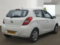 Used Hyundai i20 Comfort 2012 White Hatchback