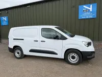 Used Vauxhall Combo 100 kW (136 HP) 2025 White MPV