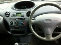 Used Toyota Yaris 74 HP (54 kW) 2002 Hatchback