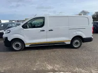 Used Vauxhall Vivaro 100 HP (73 kW) 2022 White MPV