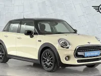 Usado Mini Cooper Classic 134 HP (98 kW) 2019 Branco Citadino