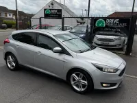 Used Ford Focus Zetec 120 HP (88 kW) 2015 Silver Hatchback