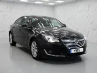 Usado Vauxhall Insignia SRi 140 CV (102 kW) 2015 Negro Utilitario