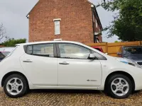 Used Nissan Leaf Acenta 80 kW (109 HP) 2017 White Hatchback