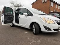 Used Vauxhall Meriva 100 HP (73 kW) 2011 White MPV