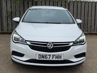 Used Vauxhall Astra S 136 HP (100 kW) 2017 White Estate