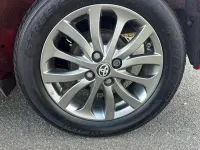 Used Toyota Yaris 99 HP (72 kW) 2016 Red Hatchback