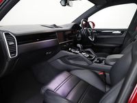 Used Porsche Cayenne 462 HP (339 kW) 2021 Red SUV