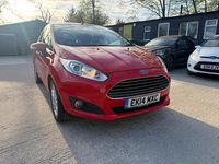 Begagnad Ford Fiesta Zetec 2014 Röd Halvkombi