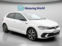 Begagnad VW Polo R-line 110 HK (80 kW) 2024 Vit Halvkombi