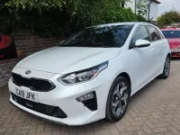 Used Kia Ceed 2019 White Hatchback