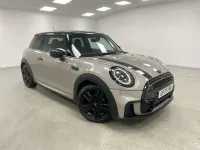 Usado Mini Cooper Hatch 2021 Gris Utilitario