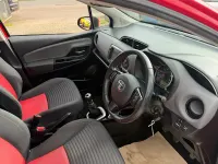 Used Toyota Yaris Sport 99 HP (72 kW) 2015 Red Hatchback