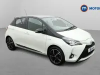 Used Toyota Yaris 111 HP (81 kW) 2018 White Hatchback