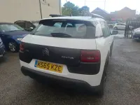 Używany Citroën C4 Cactus Feel 100 KM (73 kW) 2015 Biały Hatchback
