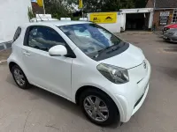 Used Toyota iQ 68 HP (50 kW) 2010 White Hatchback