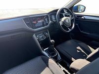 Usado VW T-Roc Active 150 HP (110 kW) 2021 Azul SUV