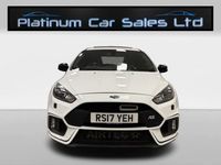 Usado Ford Focus RS 350 HP (257 kW) 2017 Branco Citadino