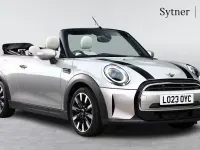 Usado Mini Cooper Exclusive 134 HP (98 kW) 2023 Prateado Citadino
