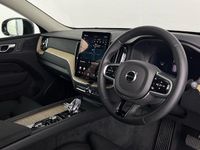 Used Volvo XC60 Plus 247 HP (181 kW) 2025 Gold SUV