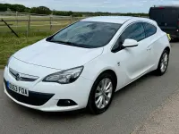 Used Vauxhall Astra GTC SRi 140 HP (102 kW) 2013 White Hatchback