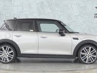 Usado Mini Cooper Exclusive 136 HP (100 kW) 2023 Prateado Citadino