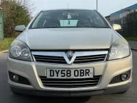 Używany Vauxhall Astra 115 KM (84 kW) 2008 Beżowy Hatchback