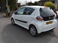 Used Toyota Aygo 68 HP (50 kW) 2013 White Hatchback