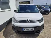 Used Citroën Berlingo 130 HP (95 kW) 2019 White MPV