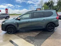 Used Dacia Jogger Extreme 141 HP (103 kW) 2025 Green MPV