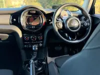 Usado Mini Cooper Hatch 136 CV (100 kW) 2018 Negro Utilitario