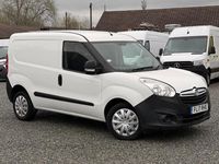 Used Vauxhall Combo S 95 HP (69 kW) 2017 White MPV