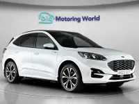 Begagnad Ford Kuga ST-Line X 225 HK (165 kW) 2023 Vit SUV