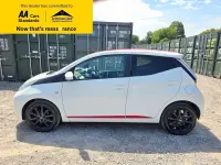 Used Toyota Aygo x-press 68 HP (50 kW) 2017 White Hatchback