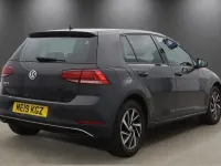 Usado VW Golf VII Match 150 HP (110 kW) 2019 Cinzento Citadino