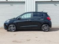 Begagnad Hyundai i10 Premium 2025 Svart Halvkombi