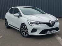 Used Renault Clio V Iconic 90 HP (66 kW) 2022 White Hatchback